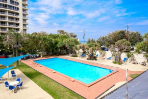 Esplanade Escape Beachfront Bliss, Surfers Paradise